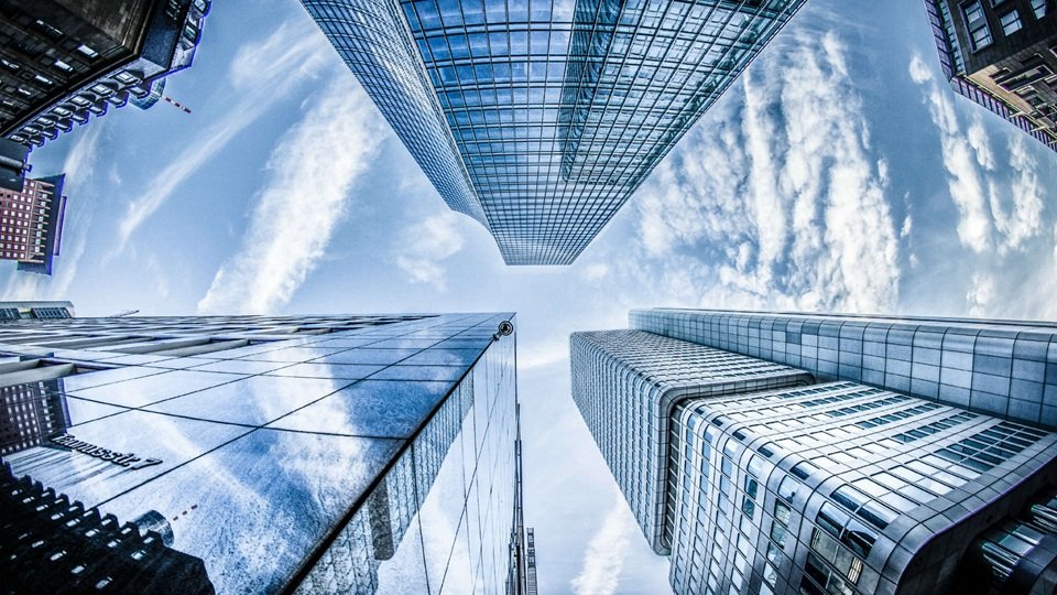 Guia Completo: Como Investir em Fundos Imobiliários (FIIs) e Viver de Renda